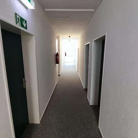 Gaestehaus Am Bahnhof فيشتا