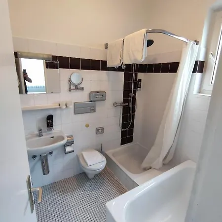 Gaestehaus Am Bahnhof *