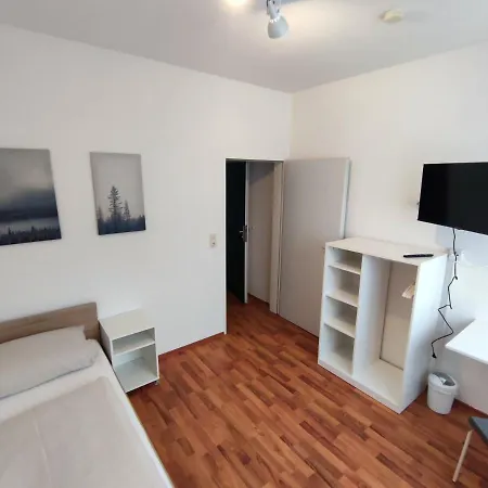 Gaestehaus Am Bahnhof * فيشتا