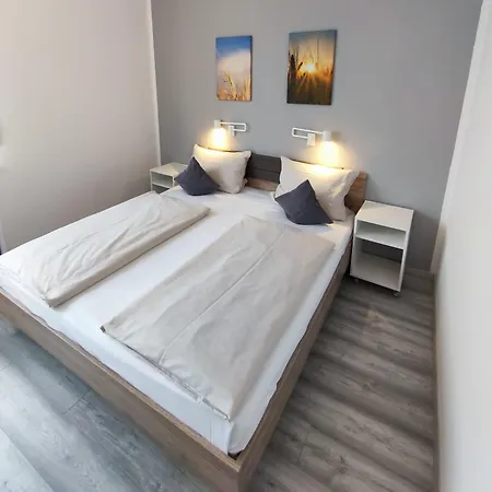 Gaestehaus Am Bahnhof فيشتا