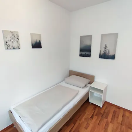 فندق Gaestehaus Am Bahnhof فيشتا